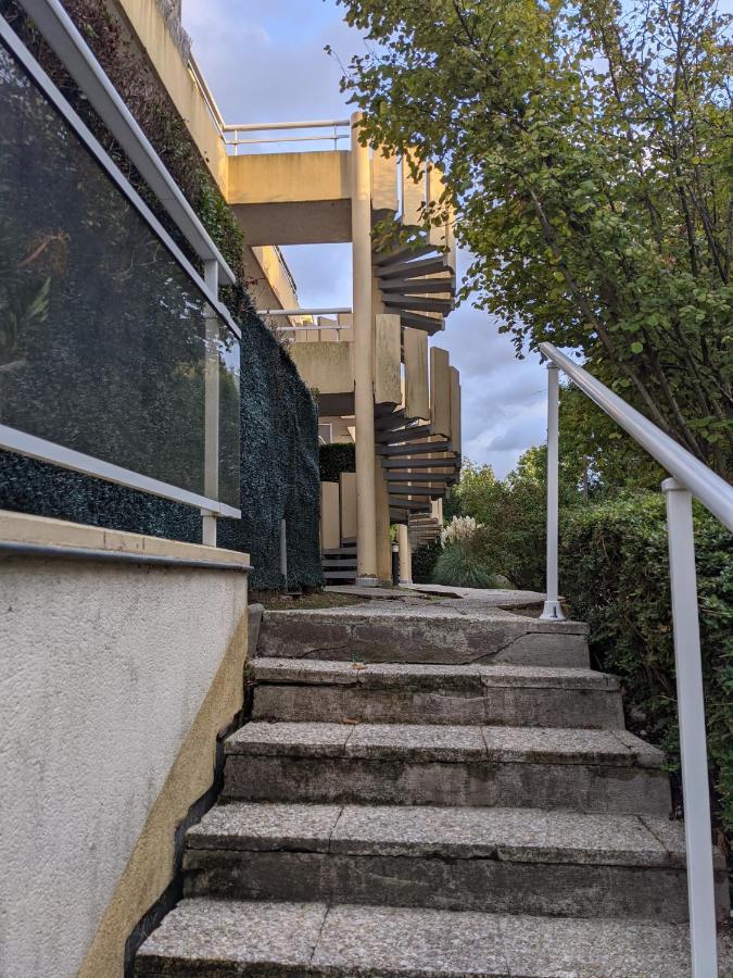 L Escale Entre Disney Et Paris Villiers-sur-Marne Εξωτερικό φωτογραφία
